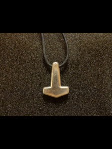 http://www.forvikingsonly.nu/171-380-thickbox/pendant-with-leather-necklace-hammer.jpg