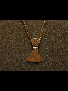 http://www.forvikingsonly.nu/180-389-thickbox/pendant-with-chain.jpg