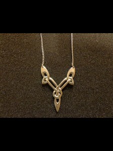 http://www.forvikingsonly.nu/226-435-thickbox/pendant-with-chain-celtic-knot.jpg