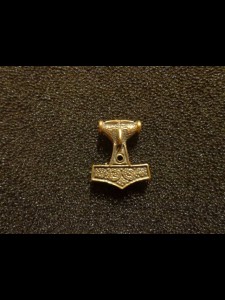 http://www.forvikingsonly.nu/261-470-thickbox/pendant-mjolnir.jpg