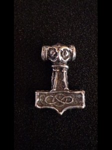 http://www.forvikingsonly.nu/82-284-thickbox/pendant-silver.jpg