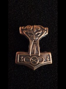 http://www.forvikingsonly.nu/84-287-thickbox/fvo-bronze-pendant.jpg