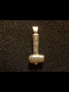 http://www.forvikingsonly.nu/91-294-thickbox/pendant-thor-hielpe-s.jpg